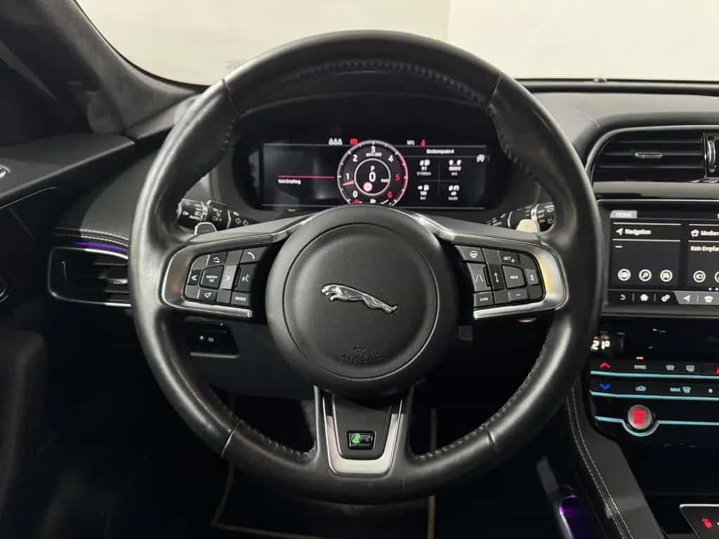 Jaguar F-Pace R-Sport AWD*Pano*LED*Ambiente*Kamera*LED* 03/2019-photo-20