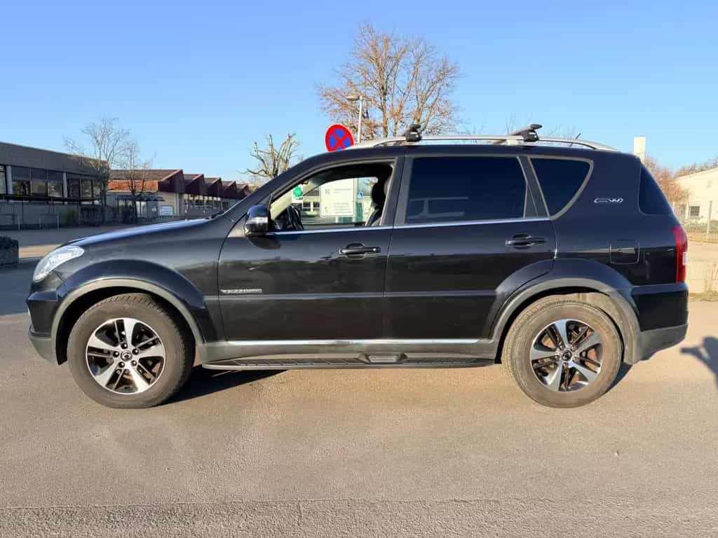 Ssangyong REXTON Rexton W Sapphire 4WD 7 Sitzer 03/2016-photo-1