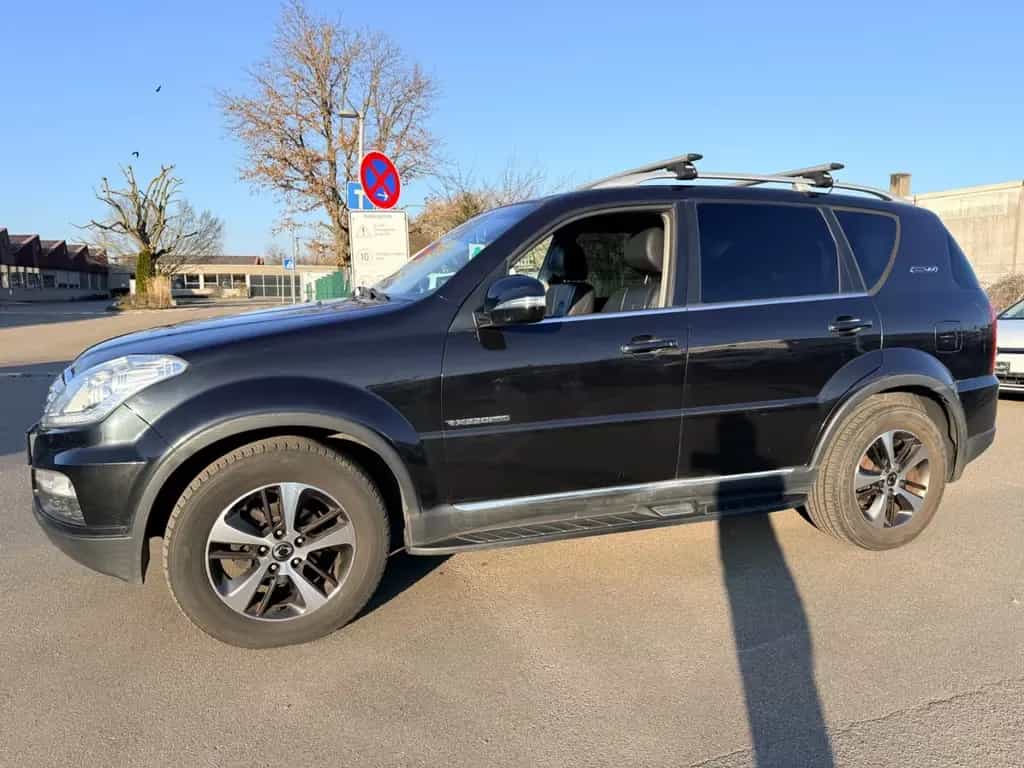 Ssangyong REXTON Rexton W Sapphire 4WD 7 Sitzer 03/2016-photo-2