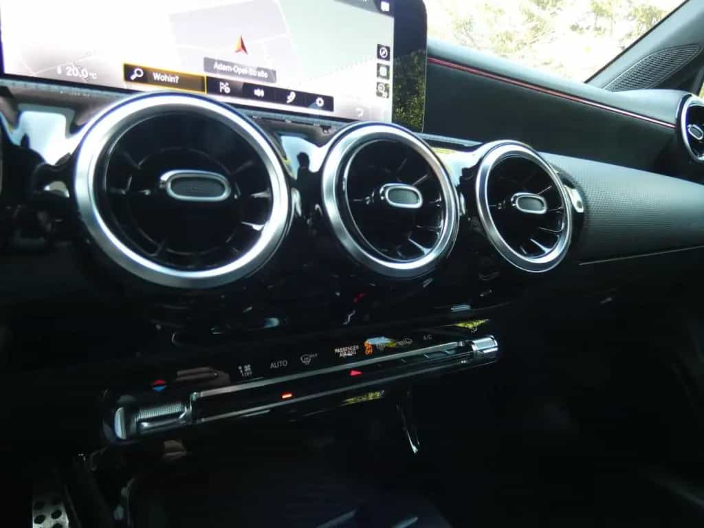 Mercedes-Benz A 200 AMG-Line *NAVI*ALU*KAMERA*AHK* 12/2020-photo-38