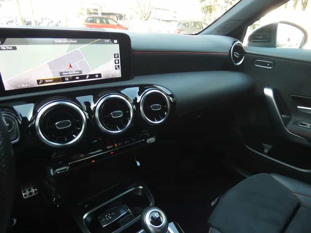 Mercedes-Benz A 200 AMG-Line *NAVI*ALU*KAMERA*AHK* 12/2020-photo-39