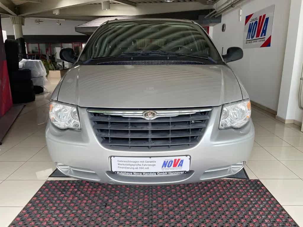 Chrysler Grand Voyager SE 2.8 CRD*1.HAND*TÜV NEU*8xALU 07/2005-photo-0