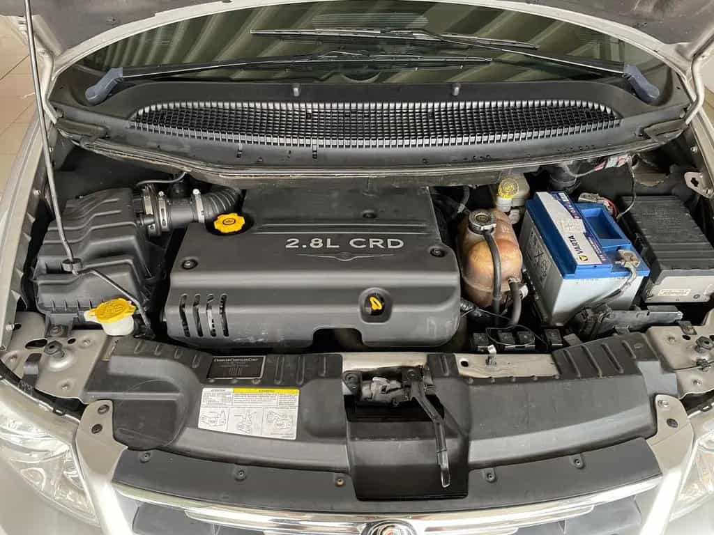 Chrysler Grand Voyager SE 2.8 CRD*1.HAND*TÜV NEU*8xALU 07/2005-photo-13