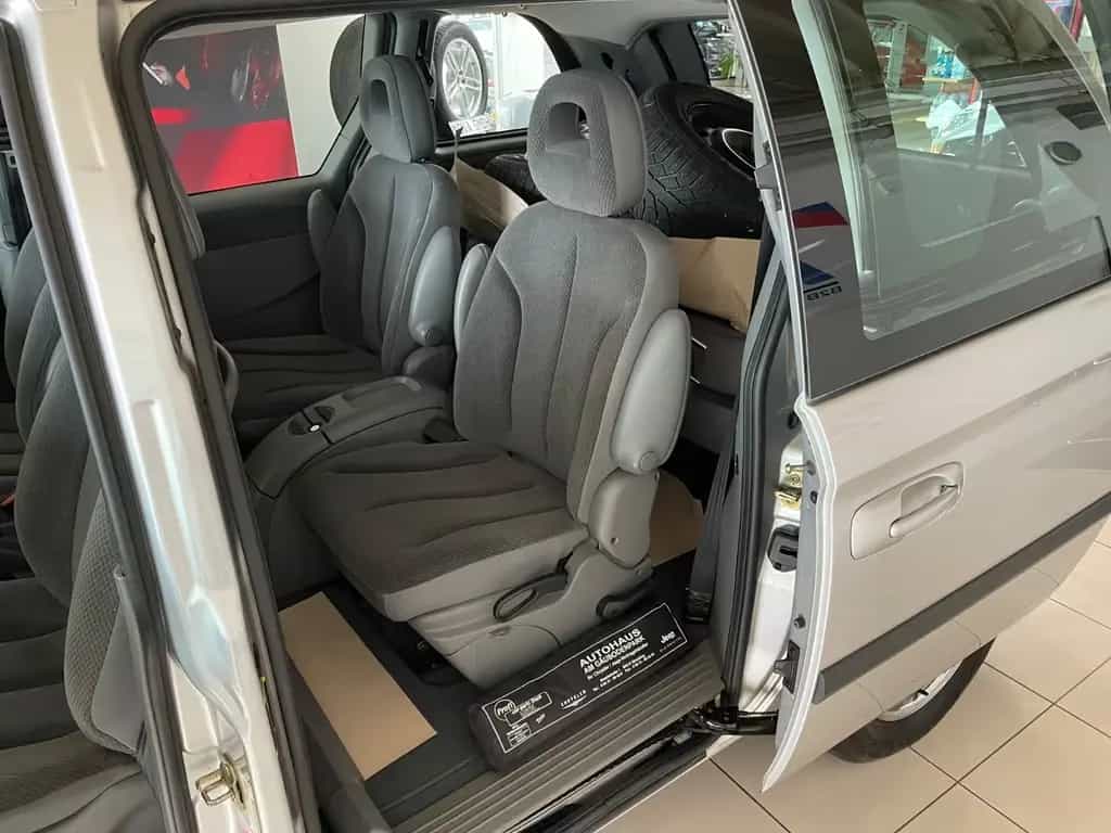 Chrysler Grand Voyager SE 2.8 CRD*1.HAND*TÜV NEU*8xALU 07/2005-photo-7