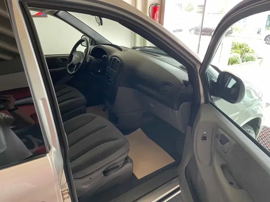 Chrysler Grand Voyager SE 2.8 CRD*1.HAND*TÜV NEU*8xALU 07/2005-photo-8