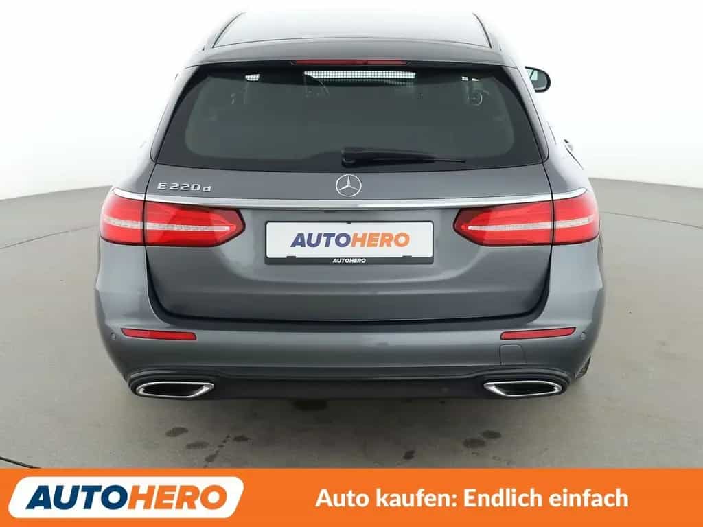 Mercedes-Benz E 220 d Avantgarde Aut.*NAV*LED*TEMP*CAM*PDC*SHZ 07/2019-photo-4