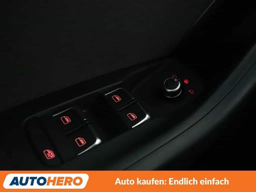 Audi Q3 1.4 TFSI ACT Sport Aut.*XENON*NAVI*TEMPO*PDC* 03/2018-photo-24
