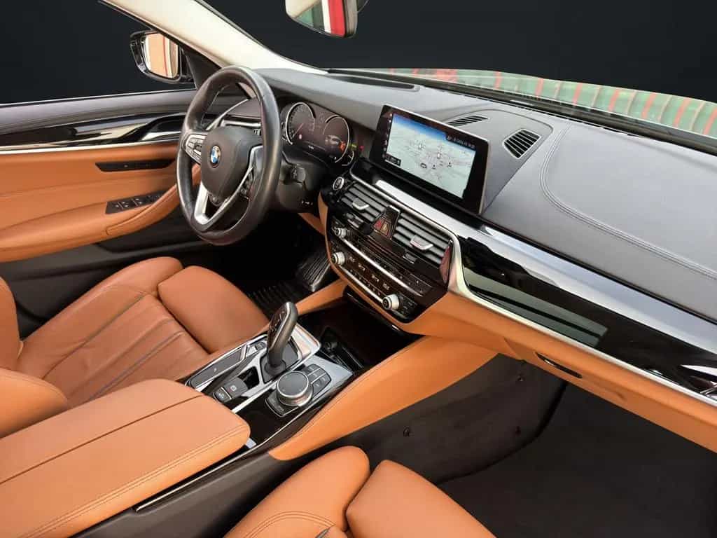BMW 5 Series 530i Luxury Line | Leder+Memory | HuD | ACC 12/2017-photo-14