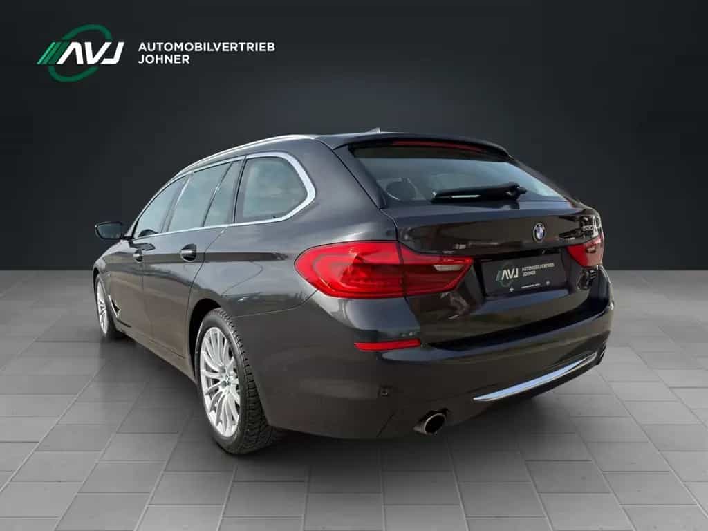 BMW 5 Series 530i Luxury Line | Leder+Memory | HuD | ACC 12/2017-photo-2