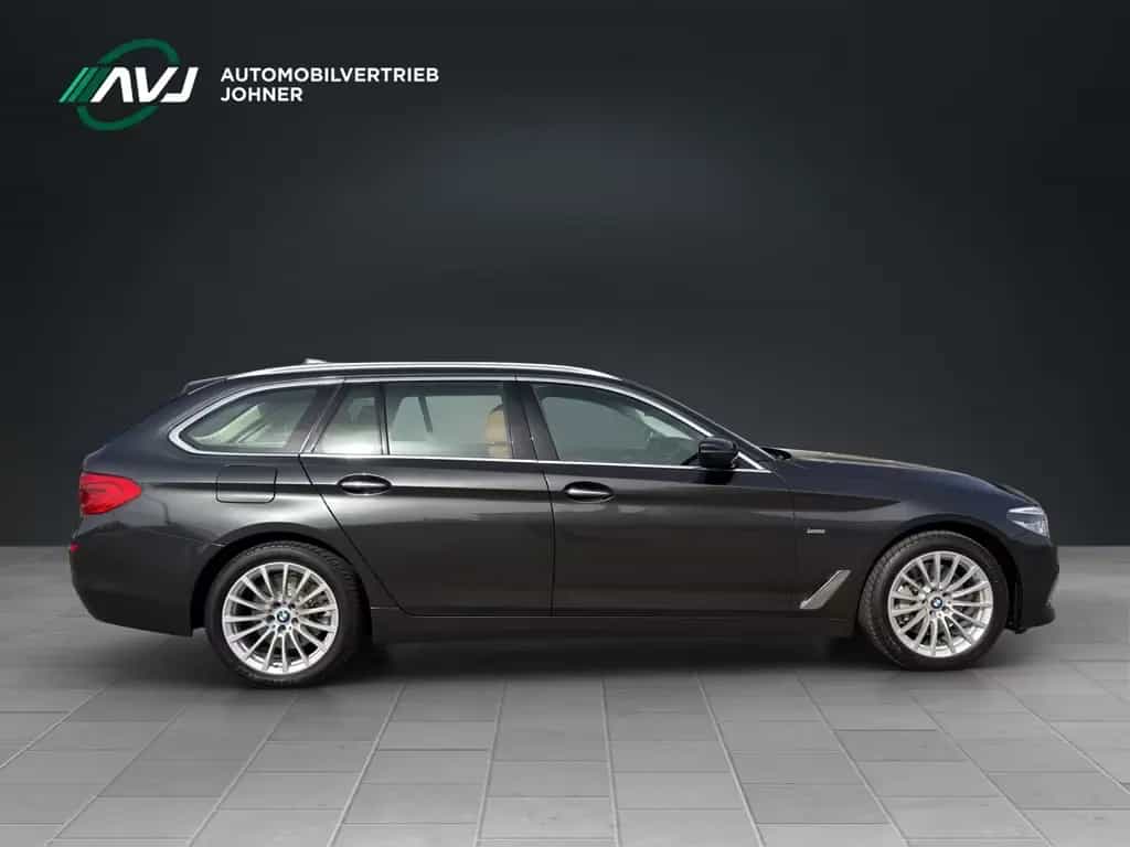 BMW 5 Series 530i Luxury Line | Leder+Memory | HuD | ACC 12/2017-photo-5