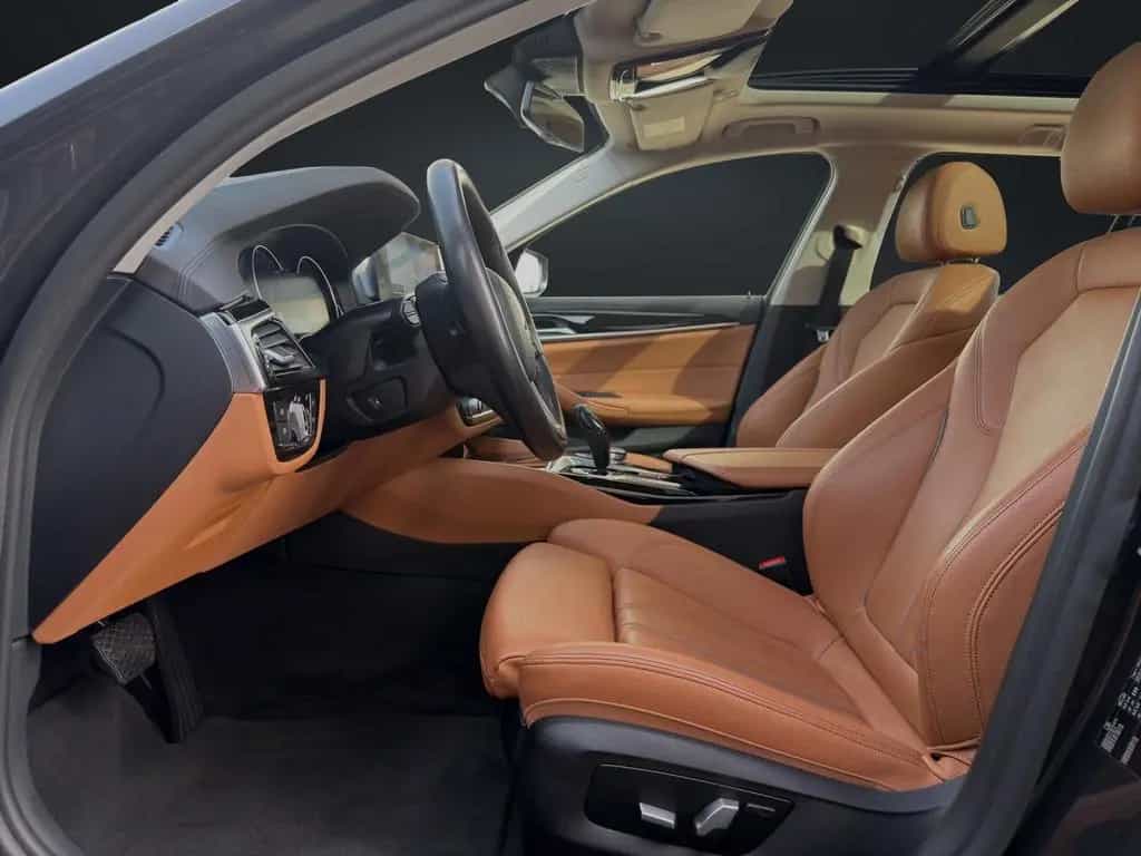 BMW 5 Series 530i Luxury Line | Leder+Memory | HuD | ACC 12/2017-photo-9