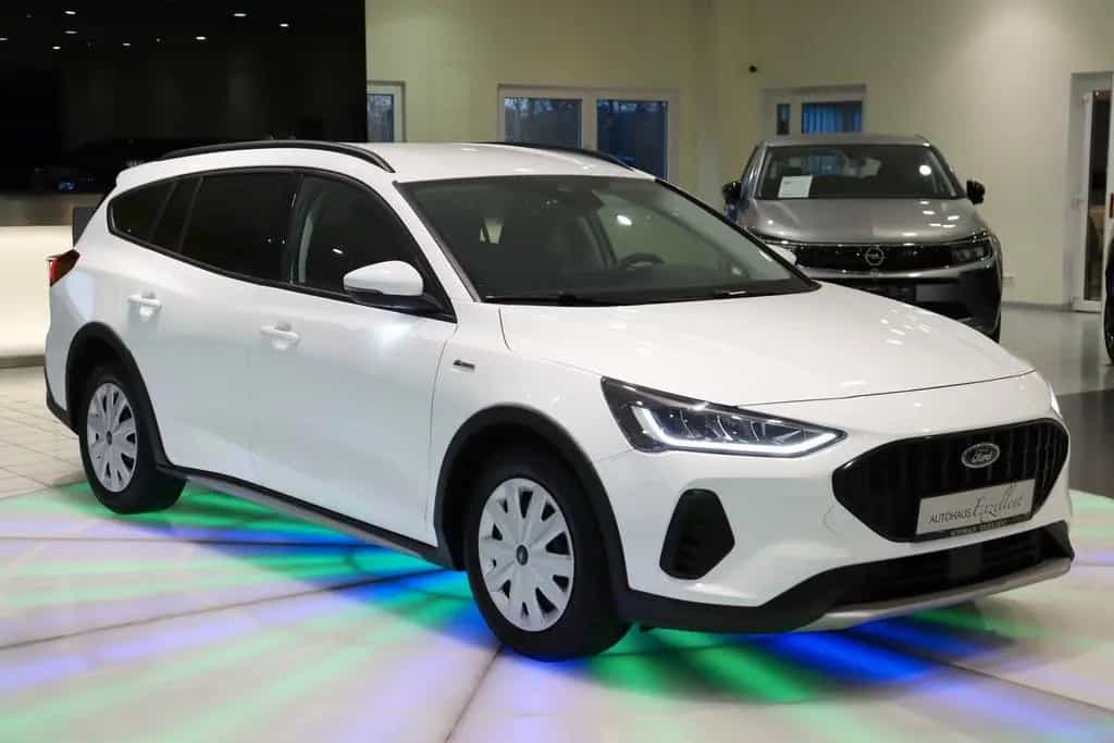 Ford Focus Turnier Active*1HD*NAVI*SHZ*ALU*KLIMAAUT* 12/2022-photo-1