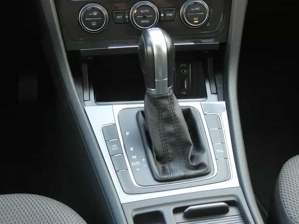 Volkswagen Golf Automatik Comfortline *KLIMA*ALU*PDC* 04/2018-photo-32