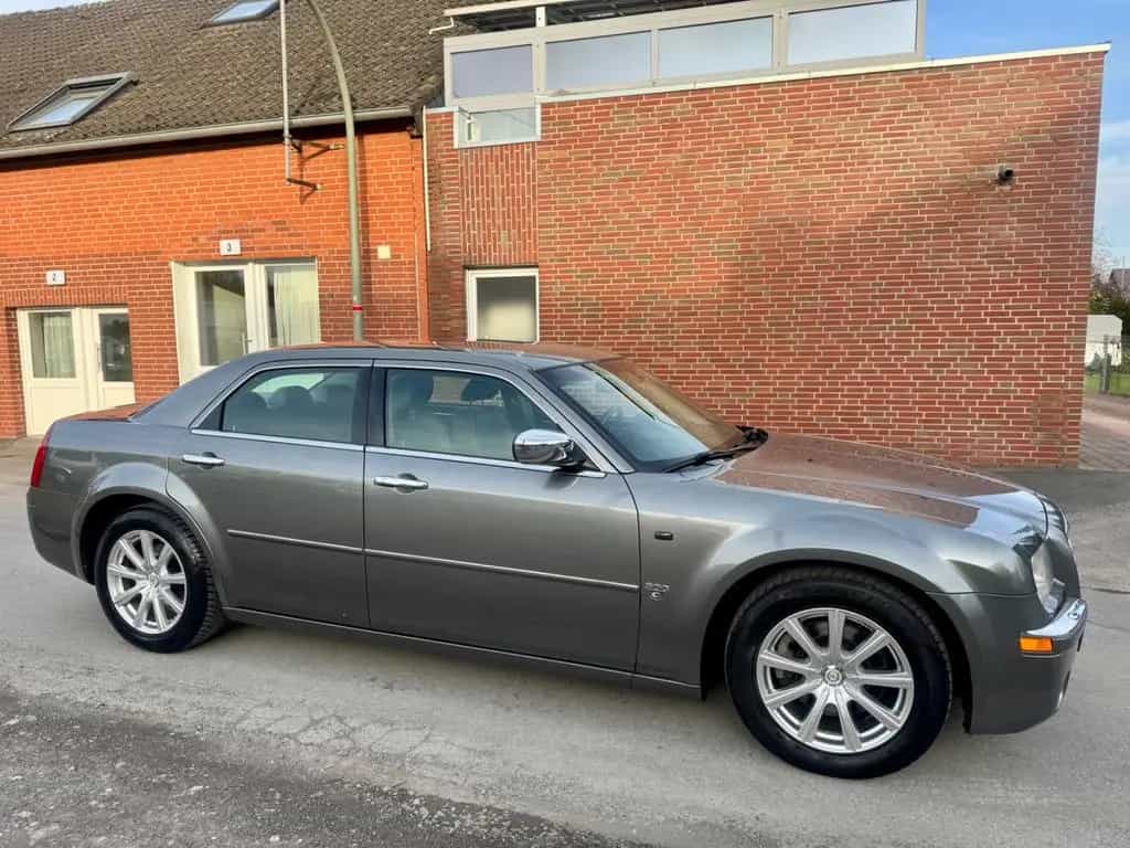Chrysler 300C 3.0 CRD*GARANTIE*VOLL AUSSTATTUNG*TÜV* 11/2007-photo-2