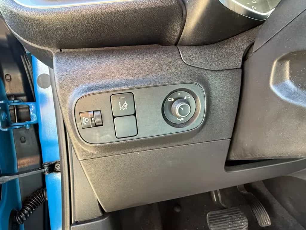 Citroën C3 Shine LED NAVI ASSISTENZ CARPLAY Kam Temp 10/2018-photo-11
