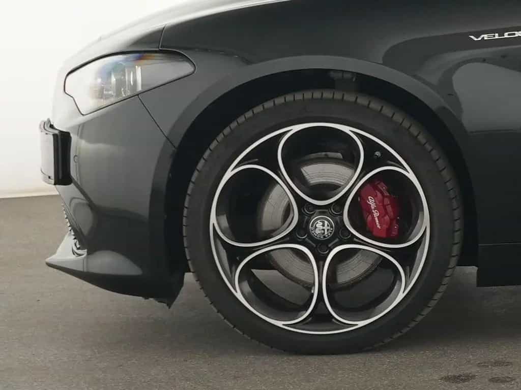 Alfa Romeo Giulia Veloce Q4 Matrix-LED|Rückfahrkamera|ACC 02/2024-photo-13