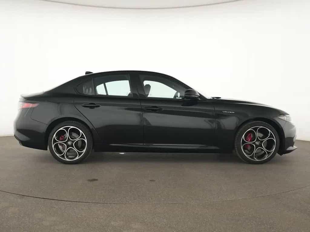 Alfa Romeo Giulia Veloce Q4 Matrix-LED|Rückfahrkamera|ACC 02/2024-photo-5
