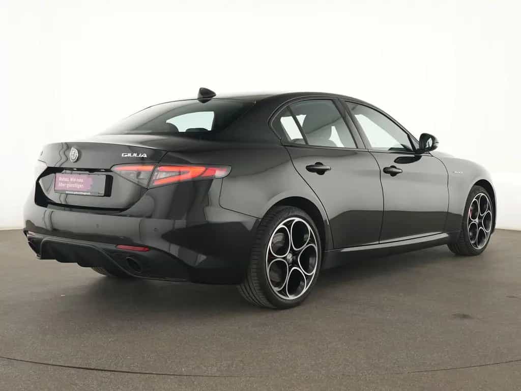 Alfa Romeo Giulia Veloce Q4 Matrix-LED|Rückfahrkamera|ACC 02/2024-photo-6