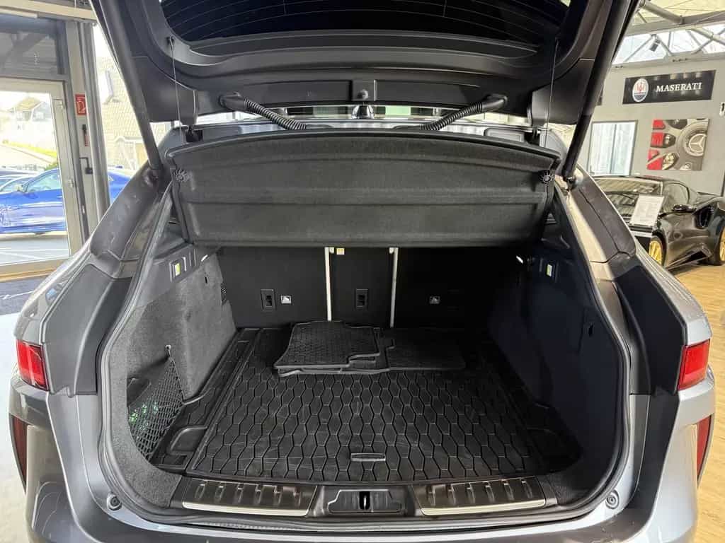 Jaguar F-Pace SVR AWD*PANO*360°KAM*SP.ABGAS*LED*NAVI 06/2020-photo-11
