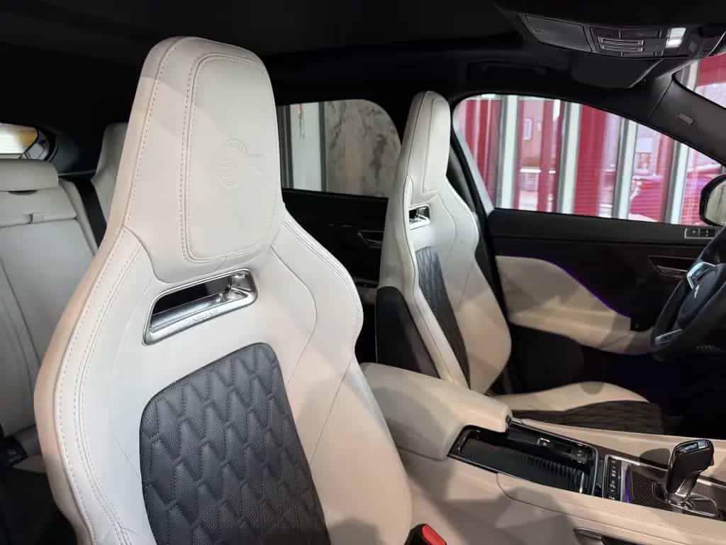 Jaguar F-Pace SVR AWD*PANO*360°KAM*SP.ABGAS*LED*NAVI 06/2020-photo-16
