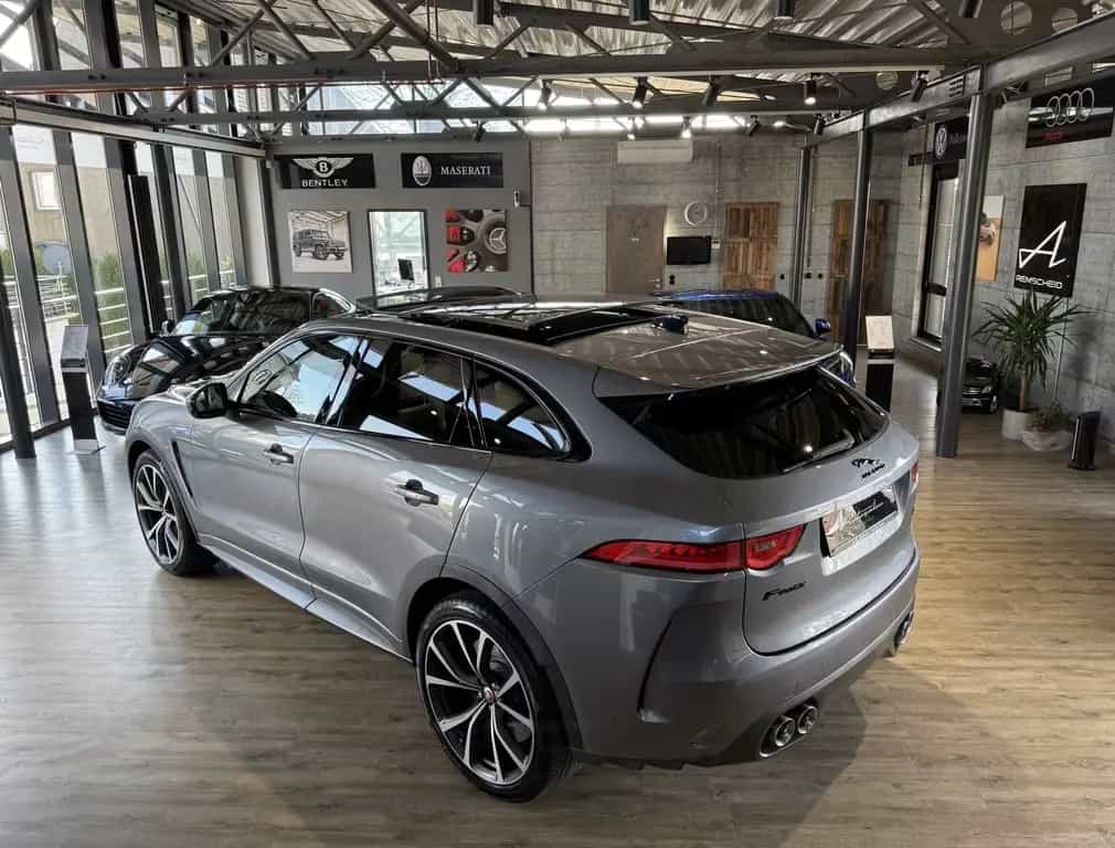 Jaguar F-Pace SVR AWD*PANO*360°KAM*SP.ABGAS*LED*NAVI 06/2020-photo-4
