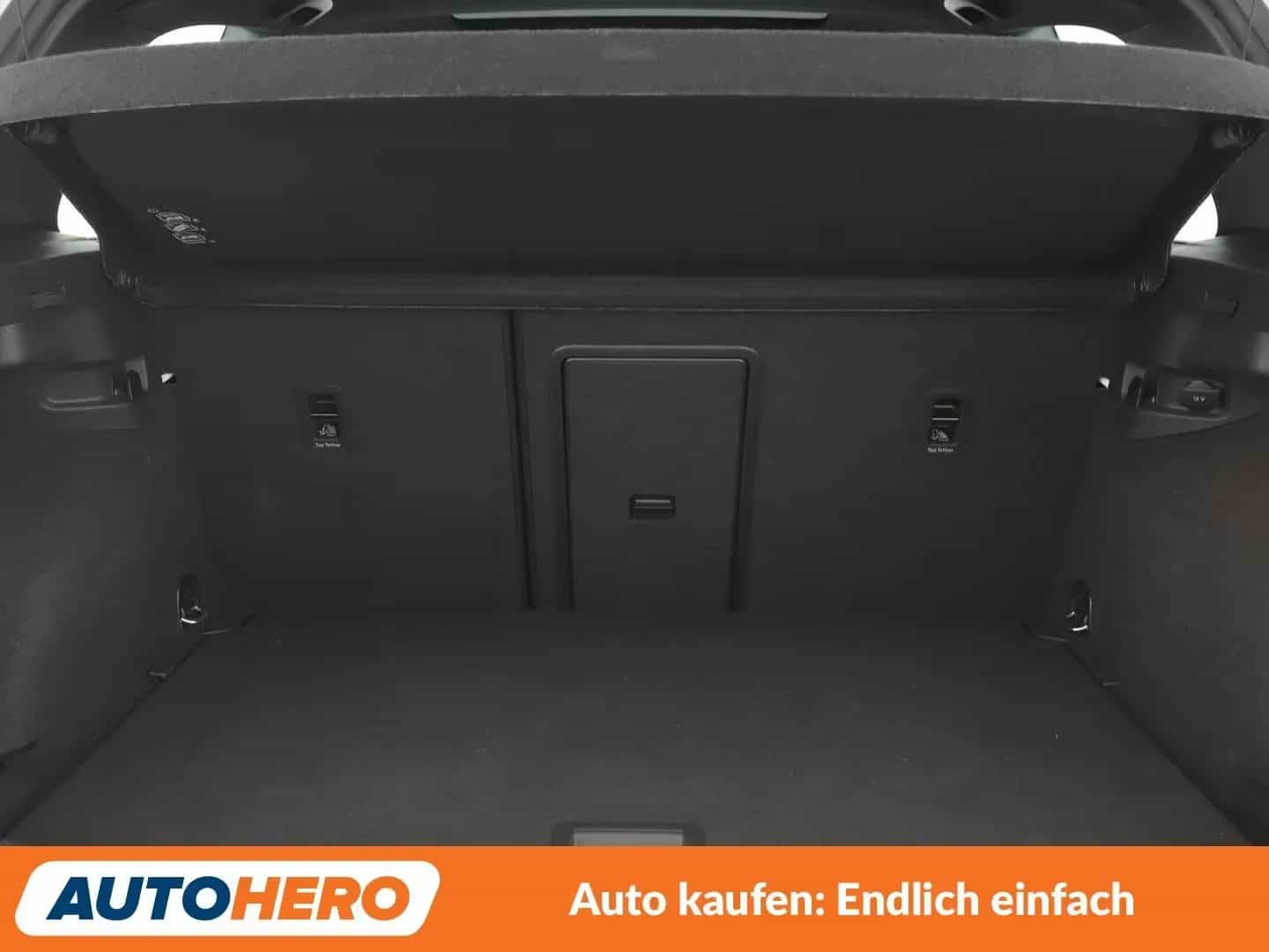 Volkswagen Golf 08/2017-photo-17