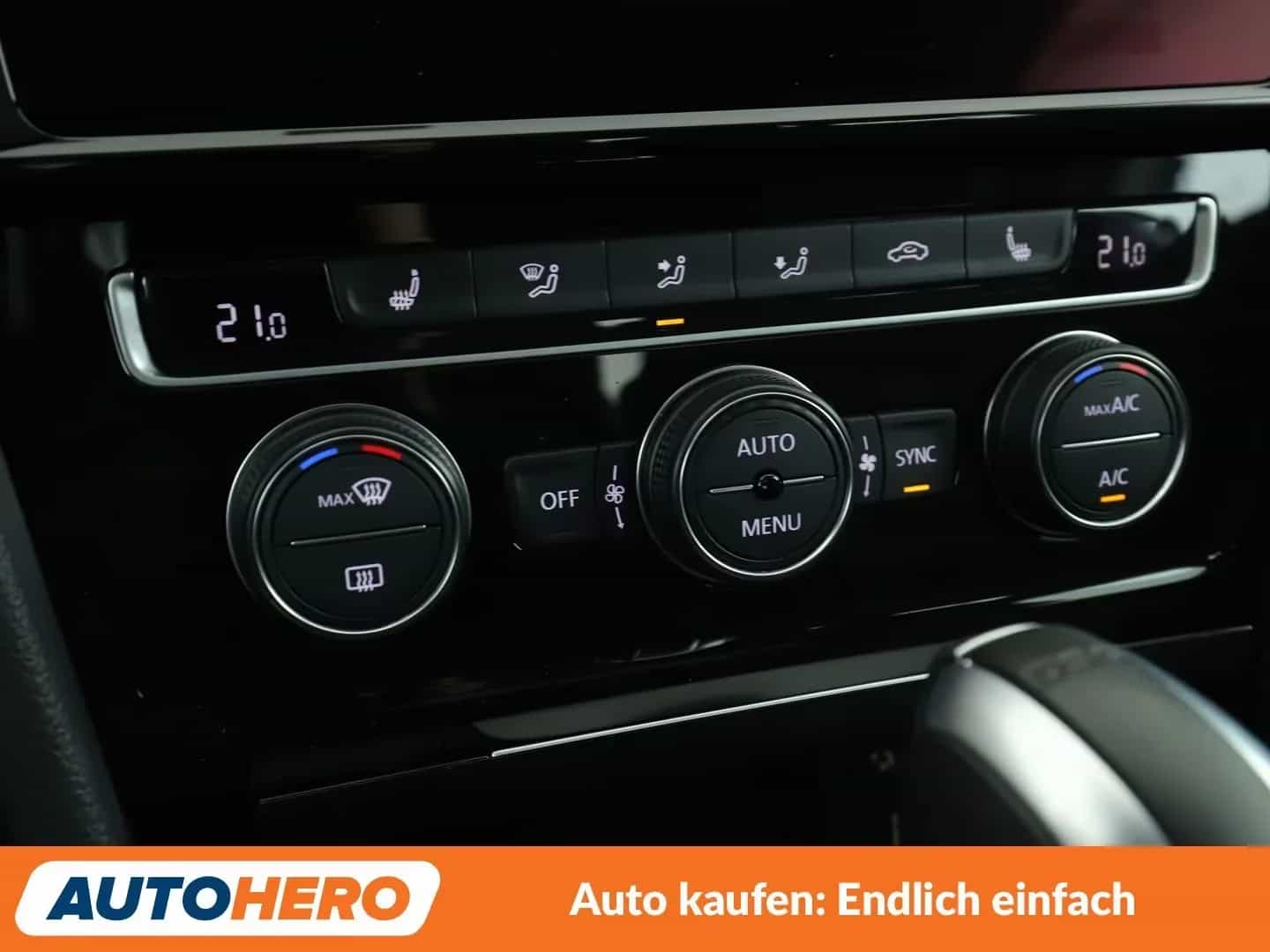 Volkswagen Golf 08/2017-photo-22
