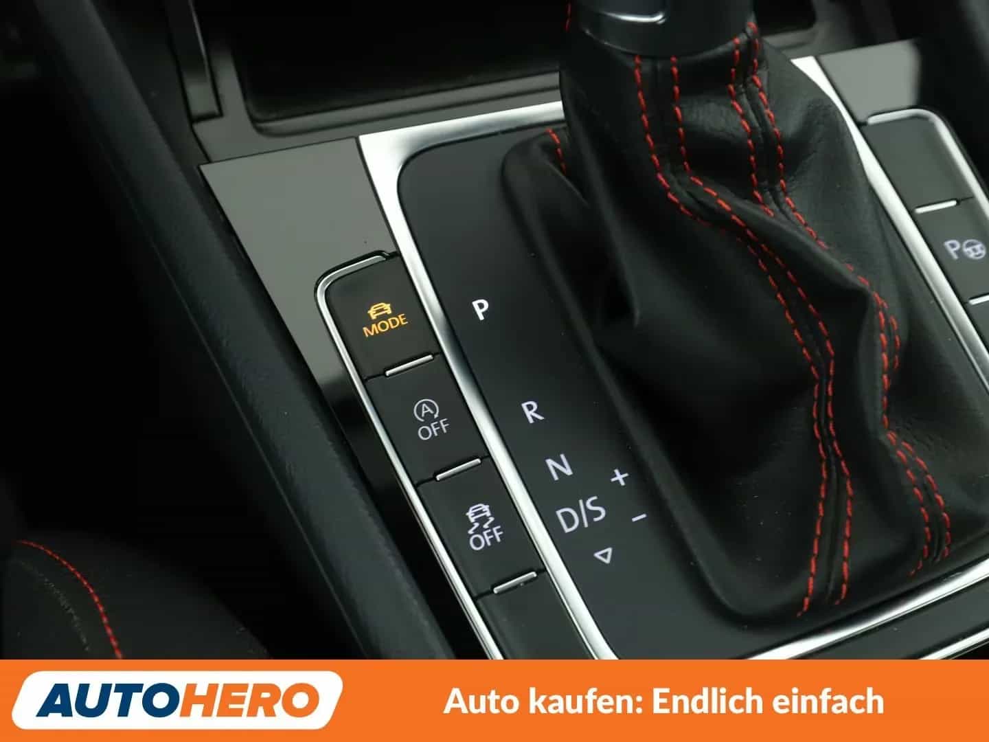 Volkswagen Golf 08/2017-photo-24