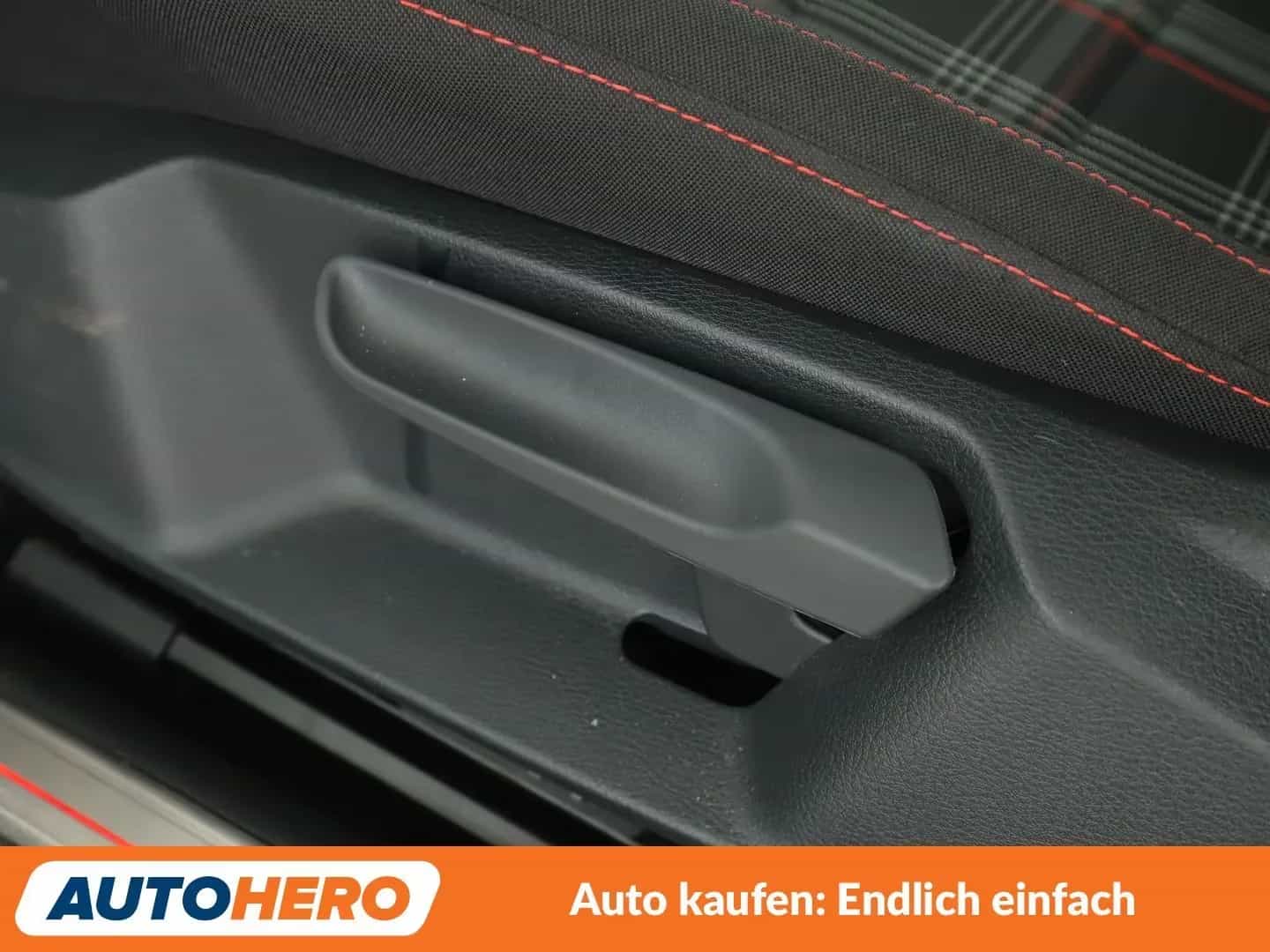 Volkswagen Golf 08/2017-photo-31