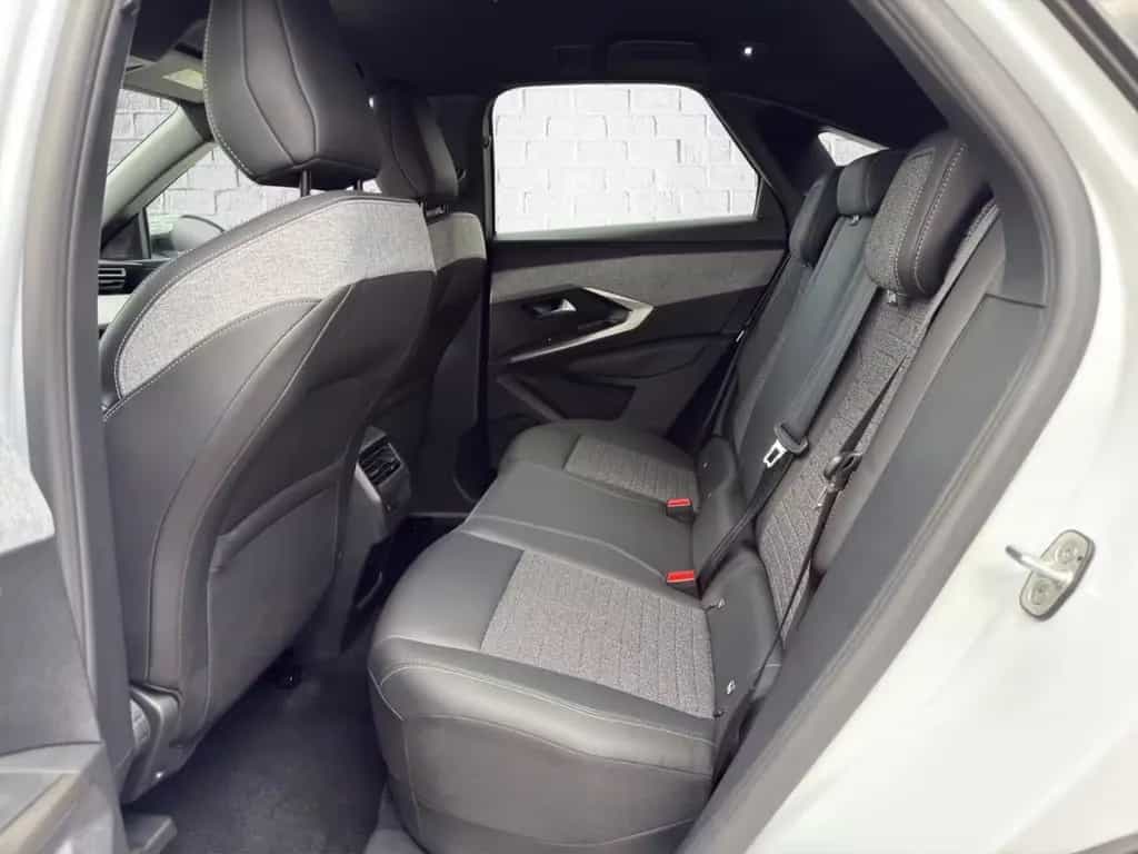 Peugeot 3008 Hybrid 145 1.2 DSC6 Allure  Navi/Winterpake 03/2025-photo-10