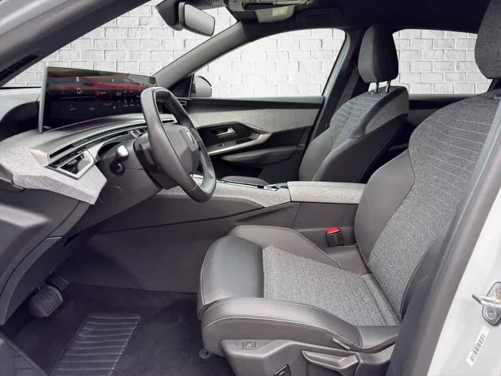 Peugeot 3008 Hybrid 145 1.2 DSC6 Allure  Navi/Winterpake 03/2025-photo-11