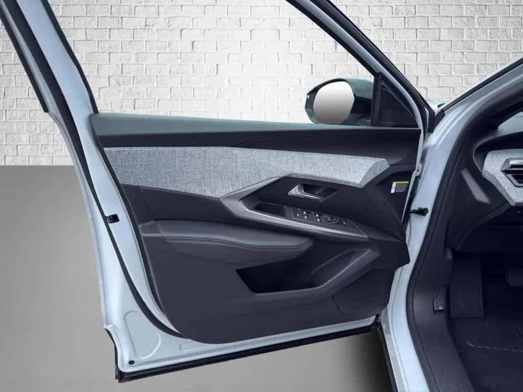 Peugeot 3008 Hybrid 145 1.2 DSC6 Allure  Navi/Winterpake 03/2025-photo-12