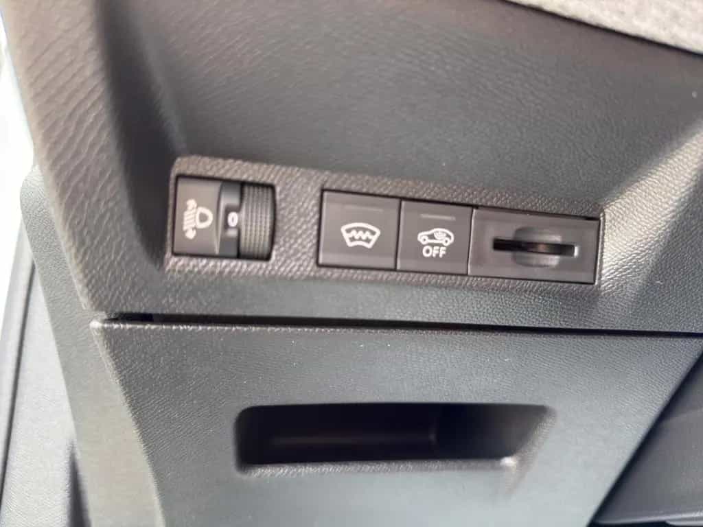 Peugeot 3008 Hybrid 145 1.2 DSC6 Allure  Navi/Winterpake 03/2025-photo-17