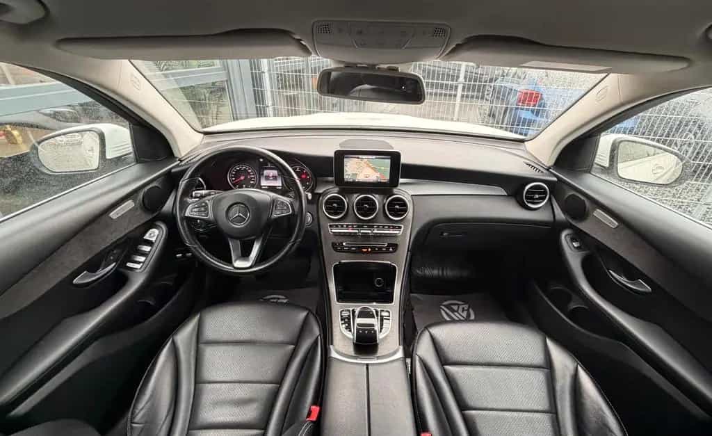 Mercedes-Benz GLC 250 d 4Matic*NAVI*LED*KAMERA*AHK*Keylsess*1H 10/2017-photo-3