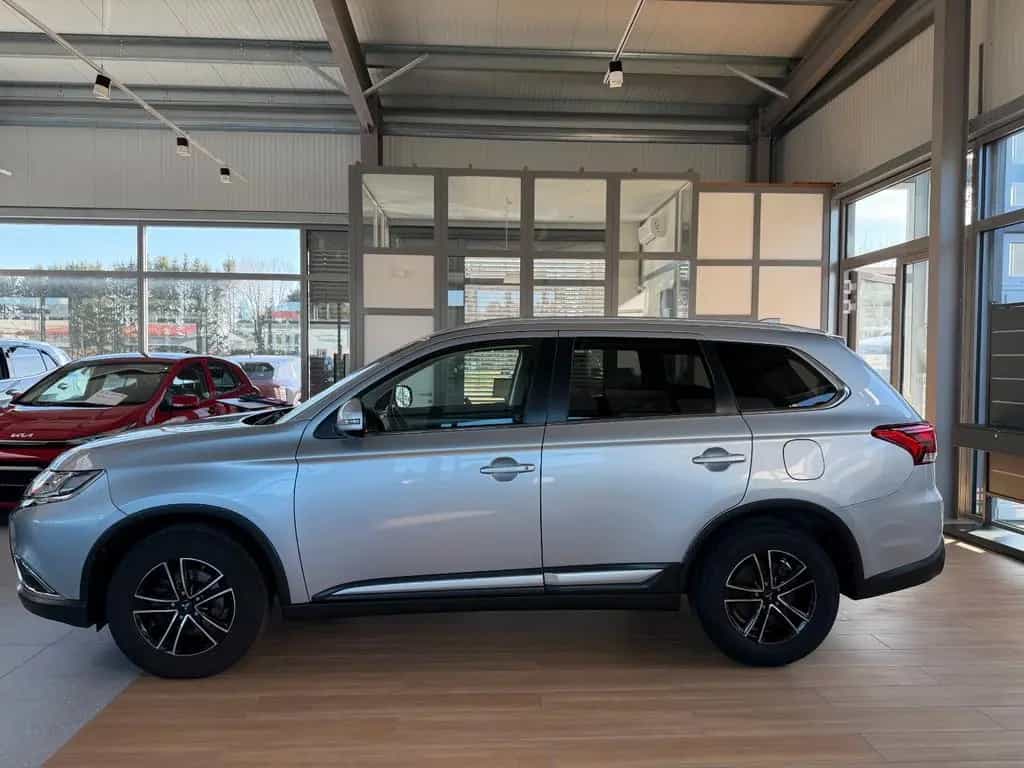Mitsubishi Outlander Edition 100 2.0 MIVEC ClearTec 2WD 5-G 06/2018-photo-1
