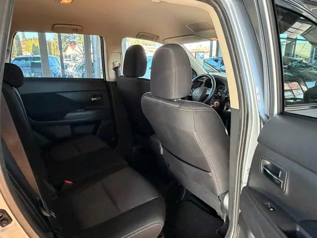 Mitsubishi Outlander Edition 100 2.0 MIVEC ClearTec 2WD 5-G 06/2018-photo-8
