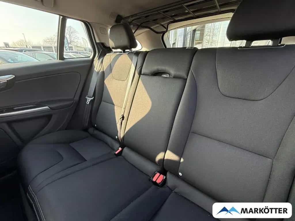Volvo V60 2.0 Kinetic CAM/PDC/NAVI/BLUETOOTH/TEMP 02/2018-photo-22