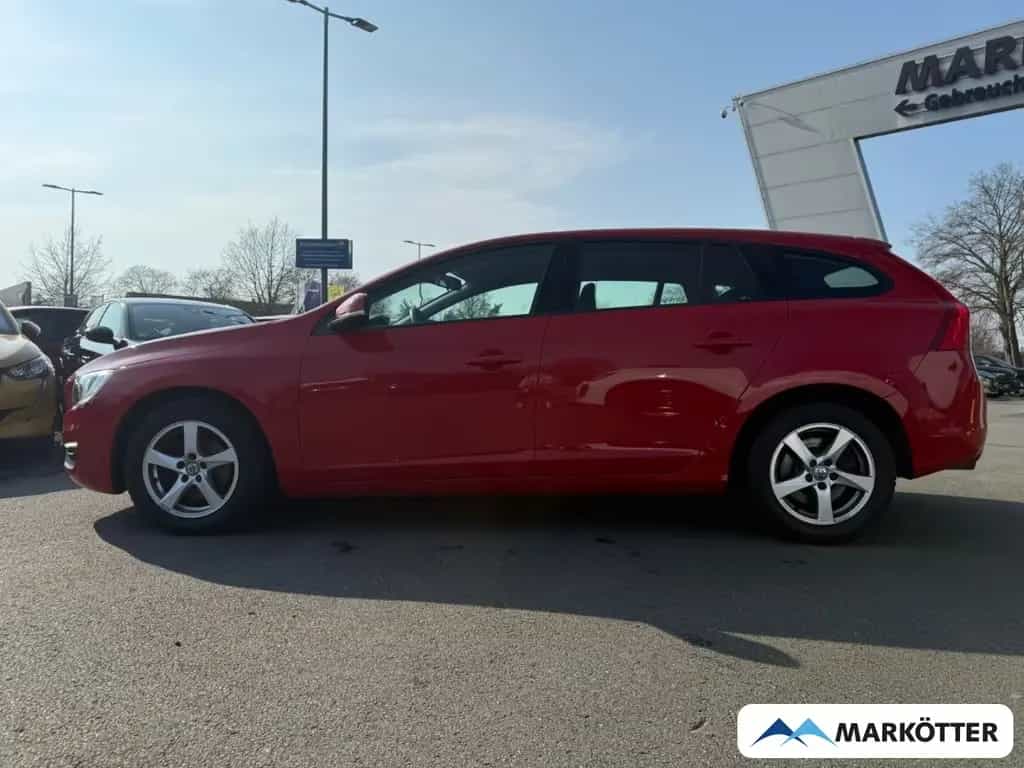 Volvo V60 2.0 Kinetic CAM/PDC/NAVI/BLUETOOTH/TEMP 02/2018-photo-3