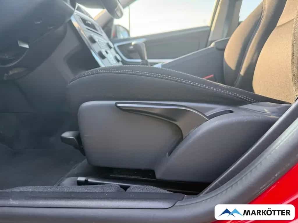 Volvo V60 2.0 Kinetic CAM/PDC/NAVI/BLUETOOTH/TEMP 02/2018-photo-8