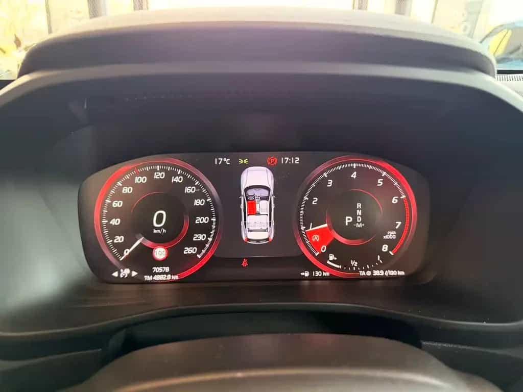 Volvo XC40 XC 40 T4 2WD R-Design LED NAVI TWA RFK WINTERP. 06/2020-photo-13