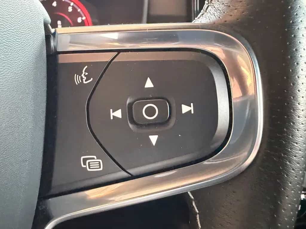 Volvo XC40 XC 40 T4 2WD R-Design LED NAVI TWA RFK WINTERP. 06/2020-photo-14