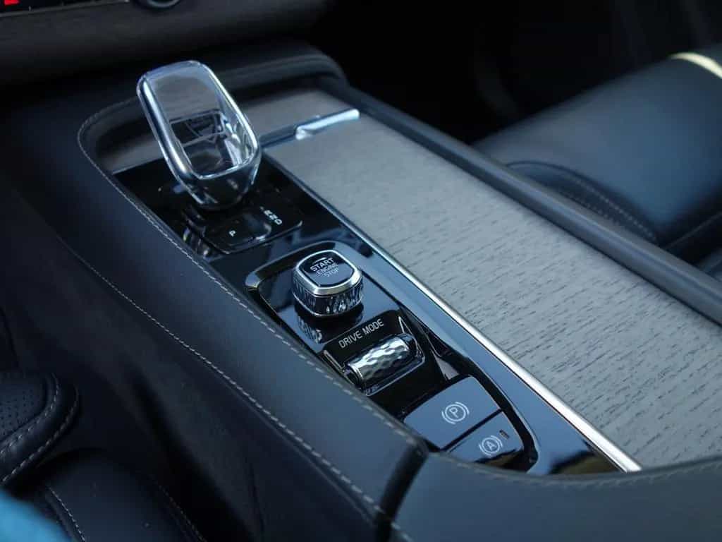 Volvo XC90 Inscription AWD Autom PANO AHK Leder SHZ 06/2021-photo-21