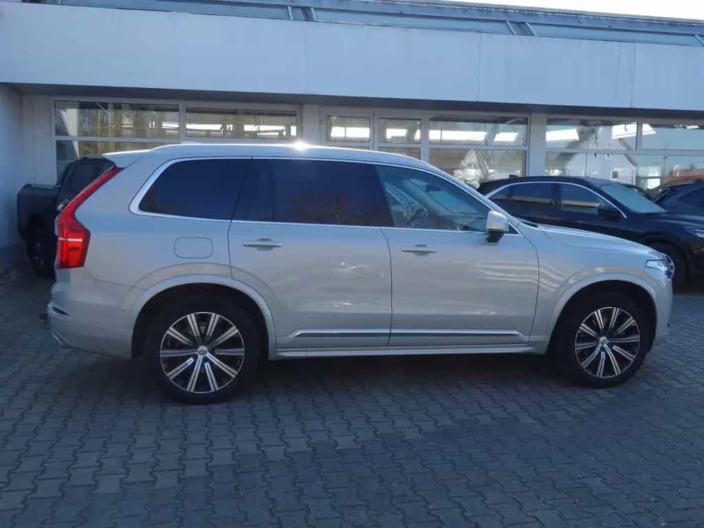 Volvo XC90 Inscription AWD Autom PANO AHK Leder SHZ 06/2021-photo-4