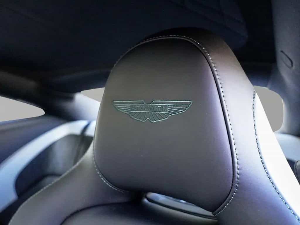 Aston Martin DB12 Aluminite Silver / Onyx Black / Ivory null-photo-19