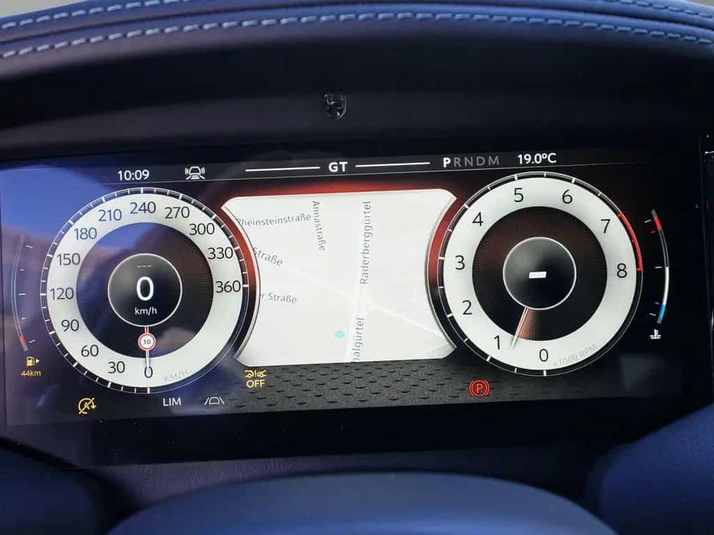 Aston Martin DB12 Aluminite Silver / Onyx Black / Ivory null-photo-21