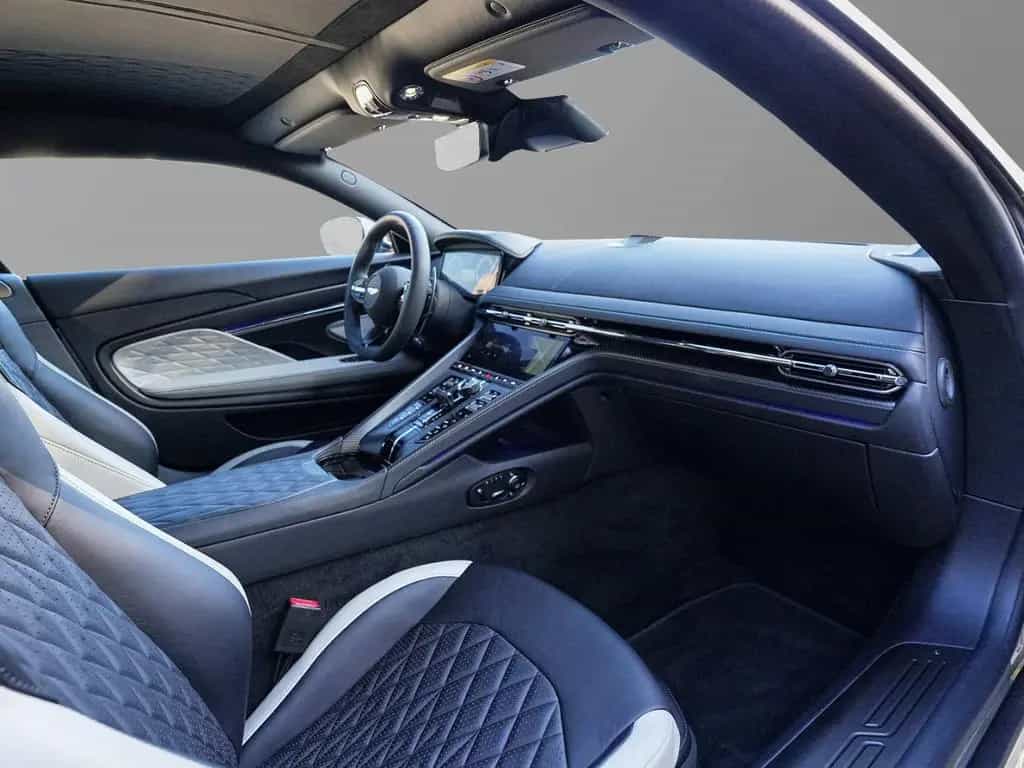 Aston Martin DB12 Aluminite Silver / Onyx Black / Ivory null-photo-27