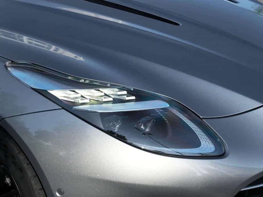 Aston Martin DB12 Aluminite Silver / Onyx Black / Ivory null-photo-9