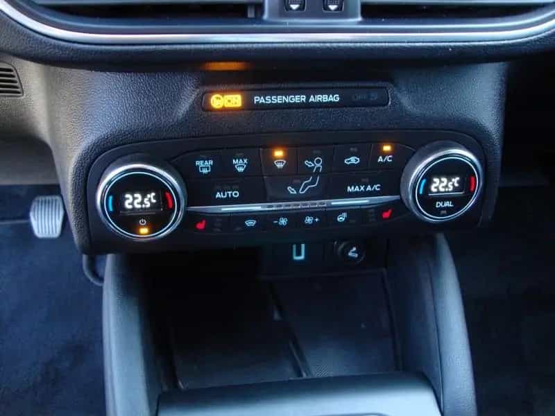 Ford Focus Titanium 125 Ps Kombi 10/2020-photo-8
