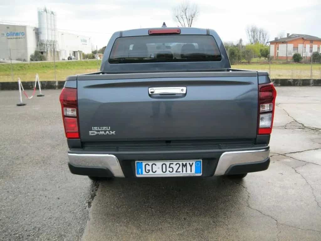 Isuzu D-Max 1.9 Crew Cab 4X4 A/T Solar Plus 12/2020-photo-3