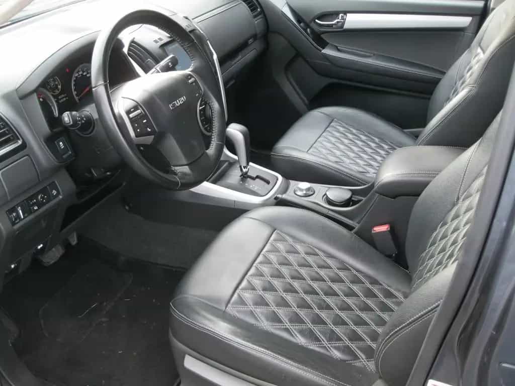 Isuzu D-Max 1.9 Crew Cab 4X4 A/T Solar Plus 12/2020-photo-6